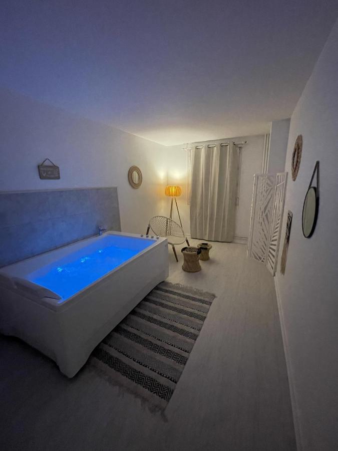 Le Chateaucreux - Cosy & Spa Saint-Etienne  Exterior foto